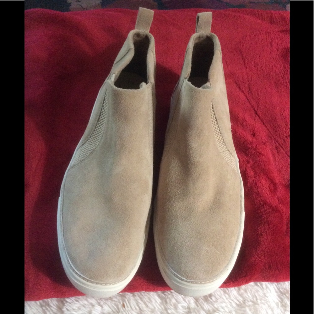 Toms ankle shoes size 11